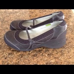 Size 9.5 US or 40   European Black Ahnu Wedge shoe