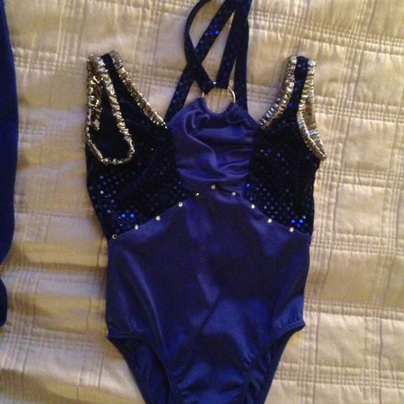 Dance outfit 🎶🎹🎀 - Picture 2 of 3