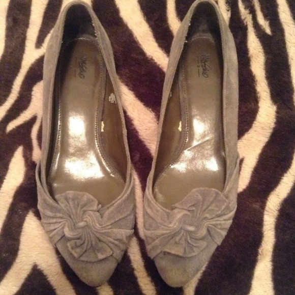 Gray kitten heels