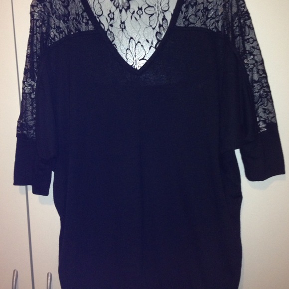 Black Banded Bottom Lace Top - Large NWOT