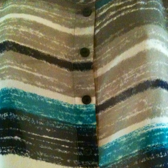 NWOT SOLD IN BUNDLE🌹Beautiful Butterfly Blouse - Picture 2 of 4