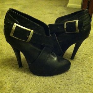 Black heel booties!