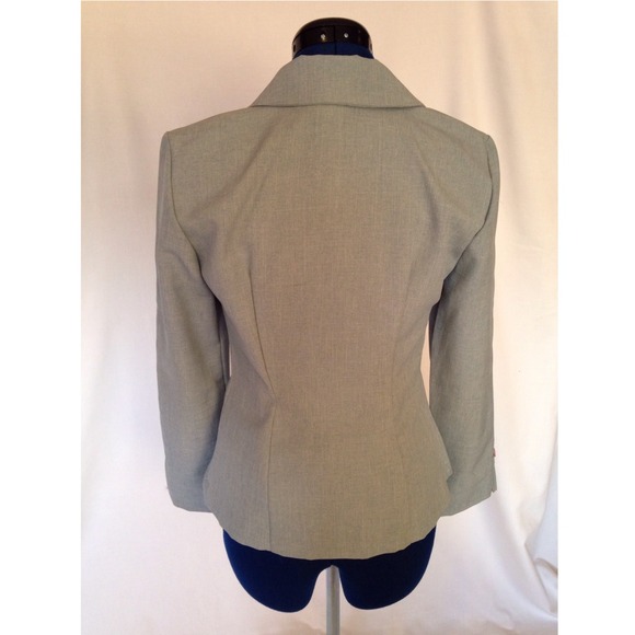 SOLD🎉Host Pick 6/2 Business Suit Sale🎉 - Picture 2 of 4