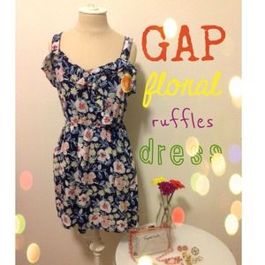 ✨REDUCED✨ Gap Florals Dress