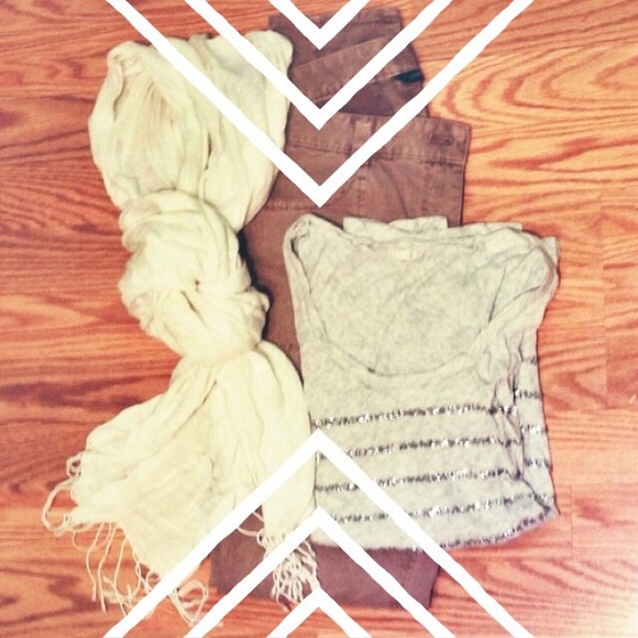 ✨Bundled✨White scarf