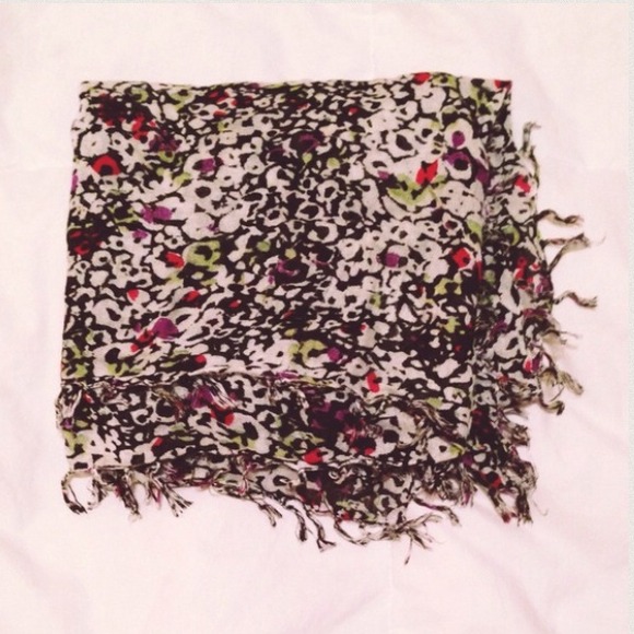 Accessories - Floral scarf