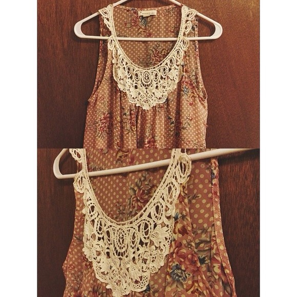 Chiffon floral top! 🌸💐🌸