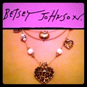 🎉HOST PICK🎉Betsy Johnson Layered Necklace
