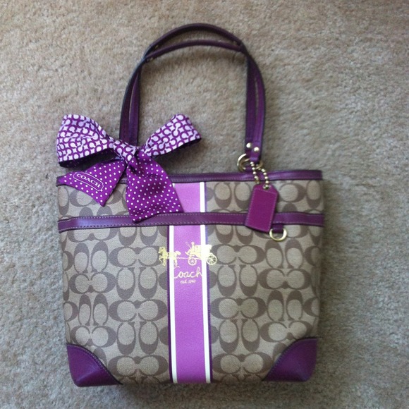 Coach Handbags - Authentic Coach Heritage Signature Tote