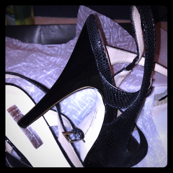 Sexy high heels ~ black ~ super comfy 😍