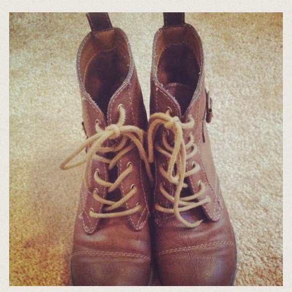 ❌TRADED❌ CUTE BOOTS. I STILL HAVE THESE!!