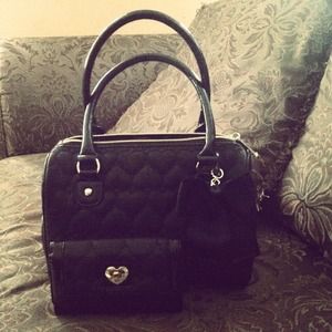 Host Pick 10/06 gorgeous Betsey Johnson tote