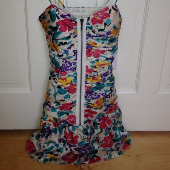 Adorable Dress NEVER BEEN WORN! TAGS STILL ON!