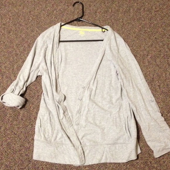 Cotton cardigan Available in black, white or grey!