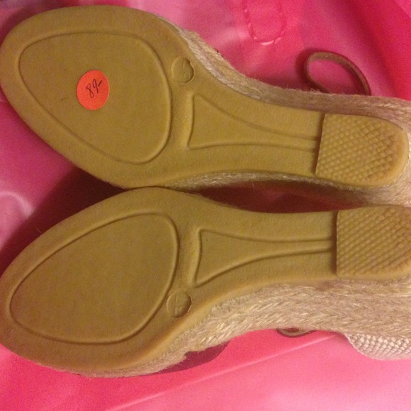 Sandals - Picture 3 of 4