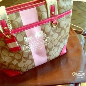 💥PRICE REDUCED💥 AUTHENTIC COACH Pink Stripe Tote