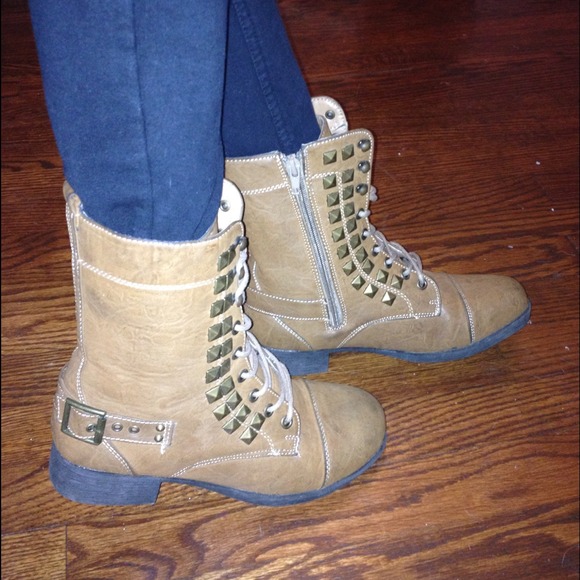 ❗RESERVED❗CARAMEL LACE UP BOOTS!!! With studs! - Picture 2 of 4