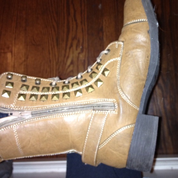 ❗RESERVED❗CARAMEL LACE UP BOOTS!!! With studs! - Picture 3 of 4