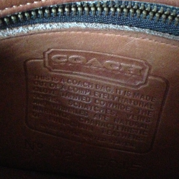 Authentic Coach bag ALL LEATHER CROSS BODY - Picture 2 of 4