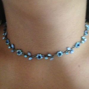 ❌SOLD❌Blue flowered Costume necklace