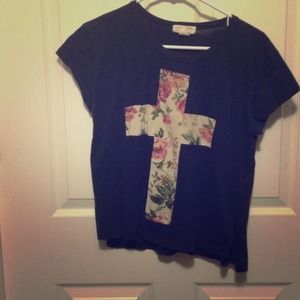 Floral cross shirt! 💕💕💕🌷🌸