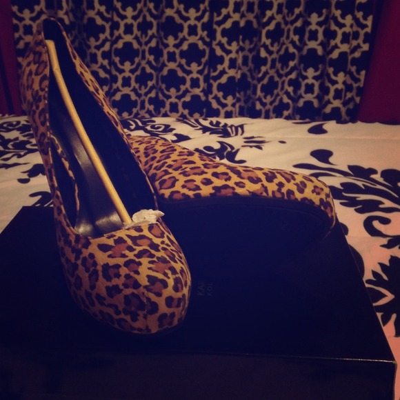 Kardashian Kollection Los Angeles leopard shoes.