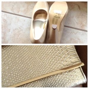 Heels pumps nude and Gold Clutch