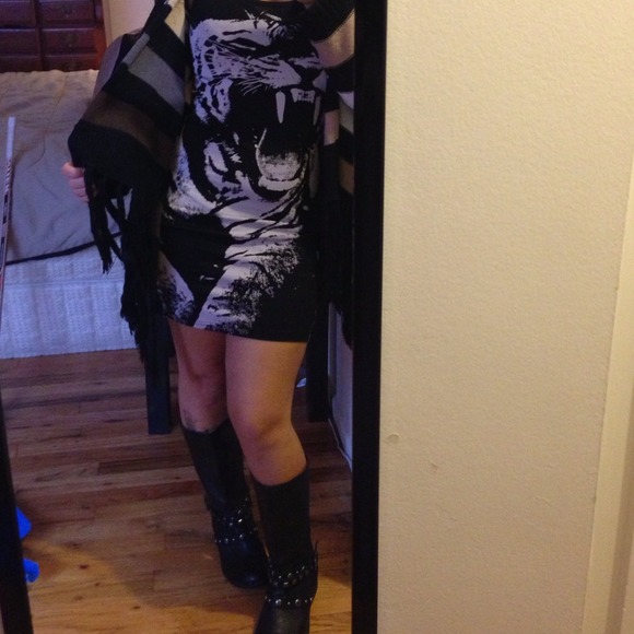 H&M lion dress!