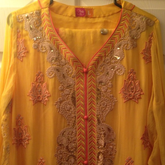 Motifz brand gown - Picture 2 of 2