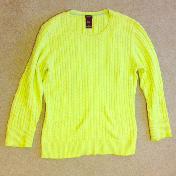 Gap sweater