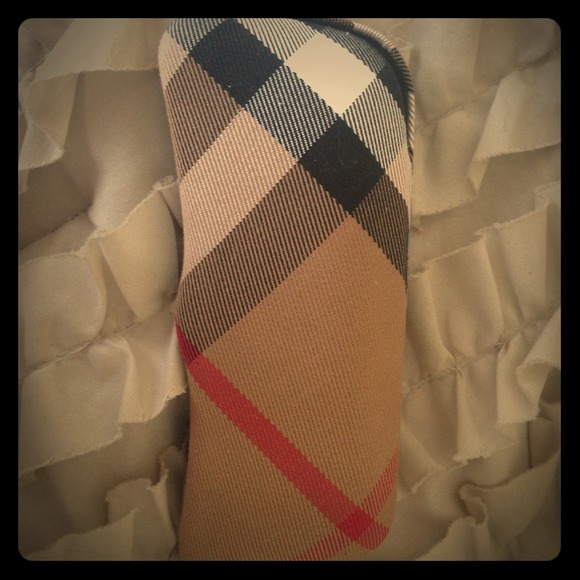 Burberry glass case