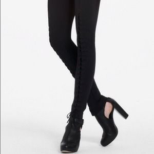 🎉HP 9/15🎉BCBG Maxazra Leggings