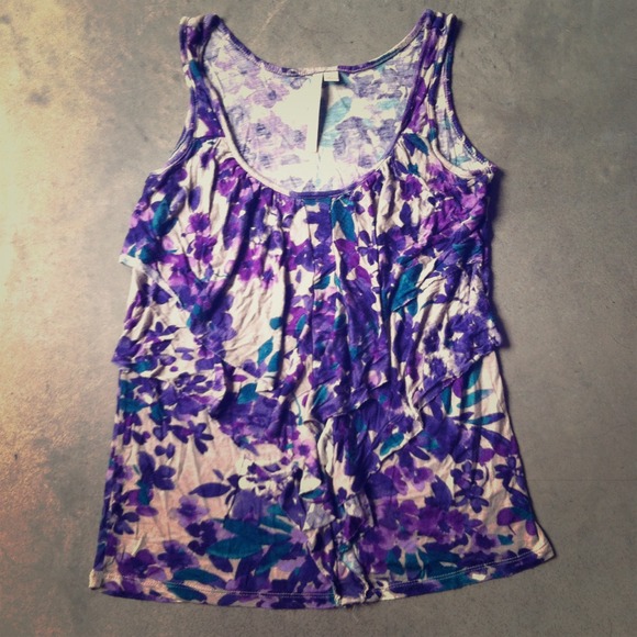 ✳️sold✳️Ruffle front floral top