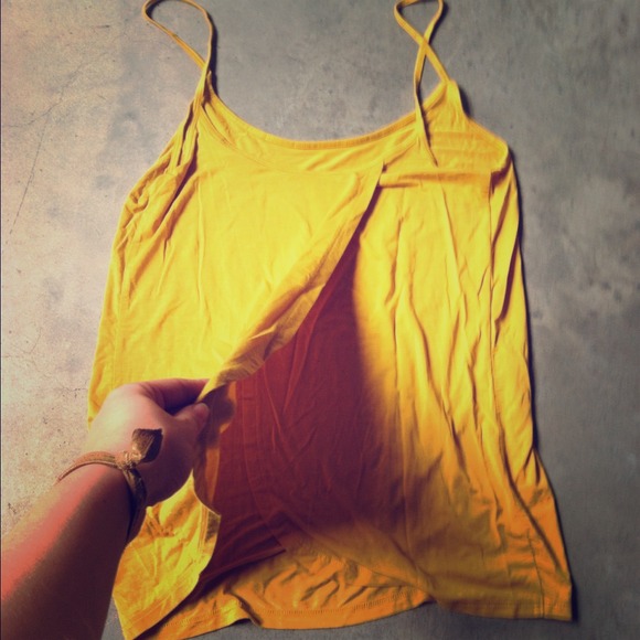 ✳️sold✳️ Mustard yellow tulip back top
