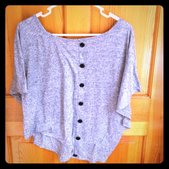 Wide arm top with button down back