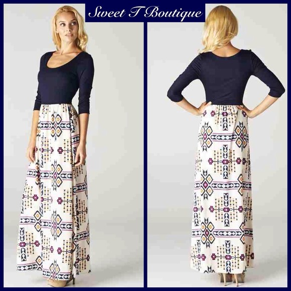 ❌❌SOLD❌❌Navy 3/4 Sleeve Aztec Print Maxi Dress