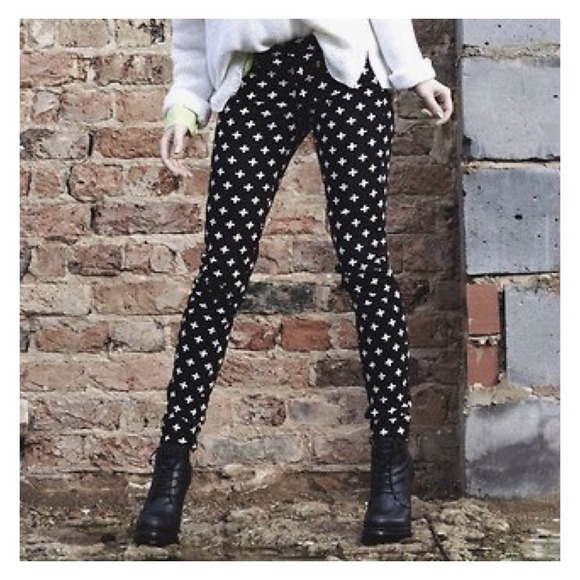 H&M black cross skinny jeans Size 6