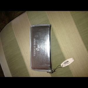 ❌SOLD❌Victoria's Secret 💕 Silver Wallet