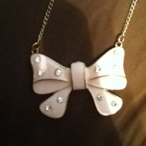 Soft pink bow necklace