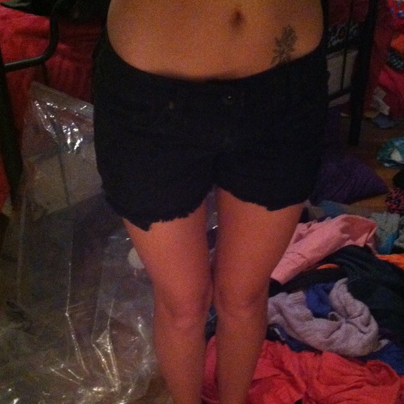 Love sick black shorts - Picture 3 of 3