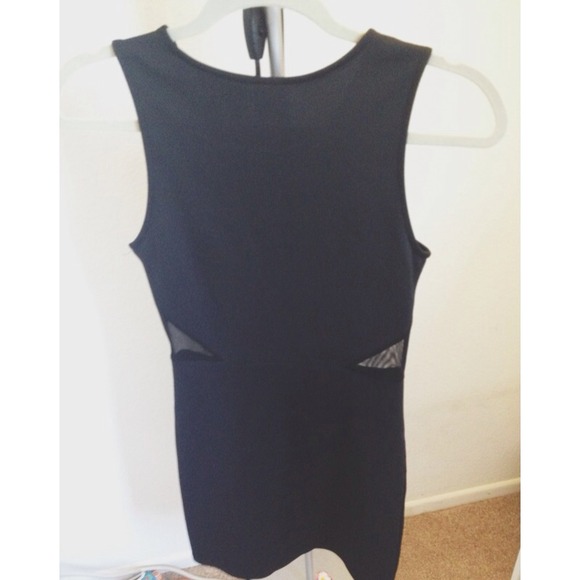 Girls night out!? The perfect dress for G.N.O. 😉 - Picture 3 of 3