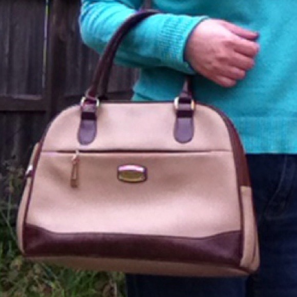 SOLD in a bundle Classic Satchel Handbag - Picture 2 of 4