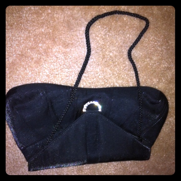 Black evening bag by Gunne Sax
