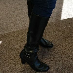 Aerosoles 2" heel blk boot w expandable calf opt