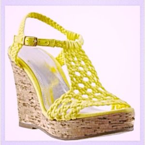 🆕 Bakers Yellow Crochet Wedges