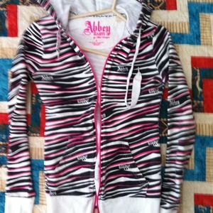 Bundled for ndaymarilyn123. 4 items