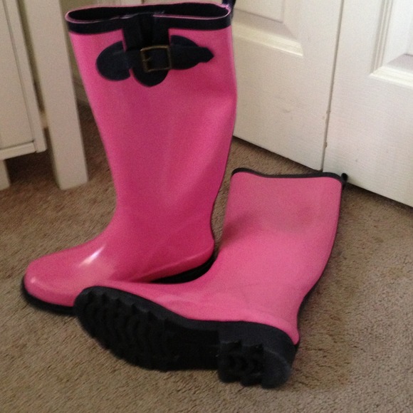 🚫Sold in a bundle🚫☔Old Navy Rain Boots⛅ - Picture 3 of 3