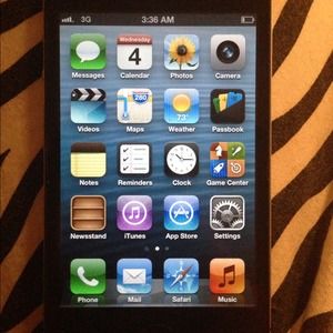 iPhone 4   💖LIKE NEW💖