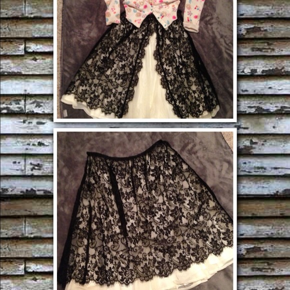 HOLD NDISUM ANTHROPOLOGIE SKIRT