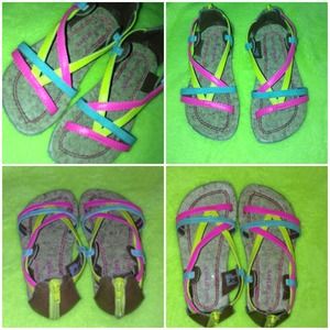 ❌SOLD❌Carter's toddler multi color strappy sandals